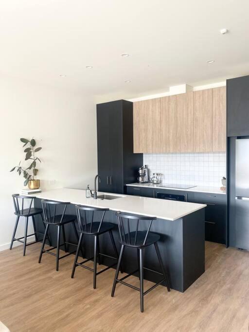 Luxe Loft - Inner - *